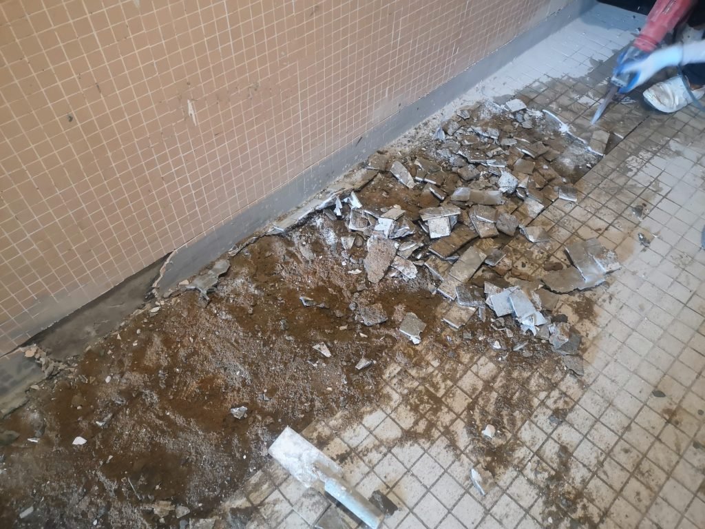 防水工程打鑿損壞地台工序