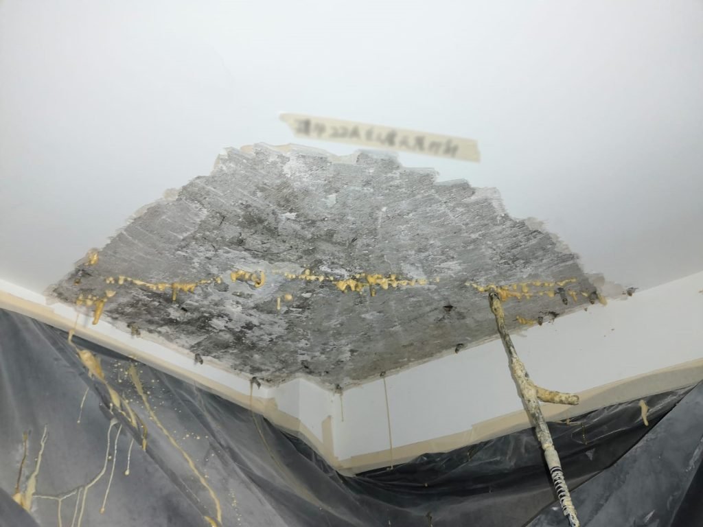 精準防水科技有限公司，防水打針工程，在裂縫上方安裝注水管，並將化學劑等填充料注入裂縫