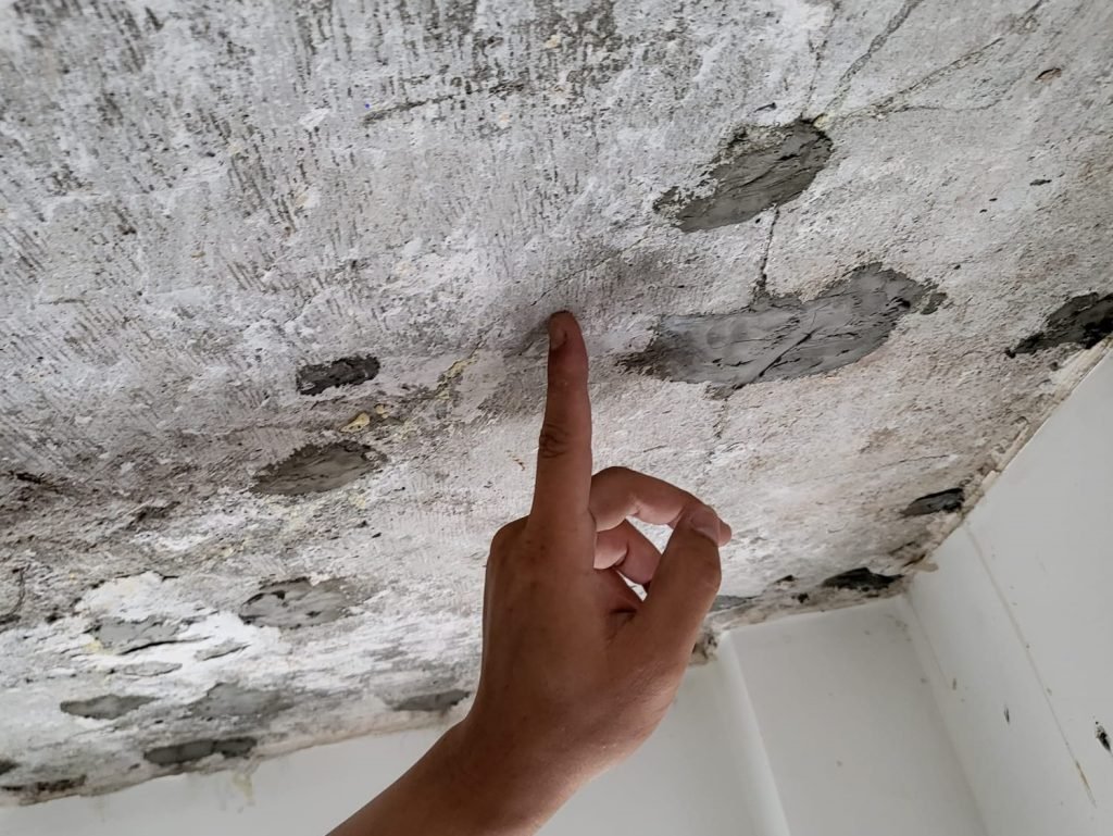 精準防水科技有限公司，防水打針灌漿後，檢查裂縫是否仍有滲漏情況。